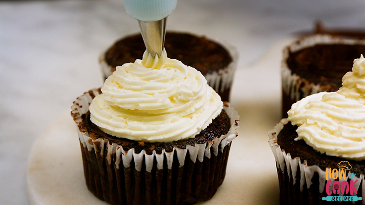 How to make homemade buttercream frosting